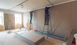 Obra no sistema de construção a seco utilizando painéis e telhas isotérmicos