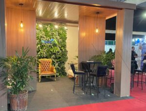 Residência modular tipo container com cobertura e fechamento isotérmico